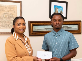 Halo donates $10,000 in scholarship funds